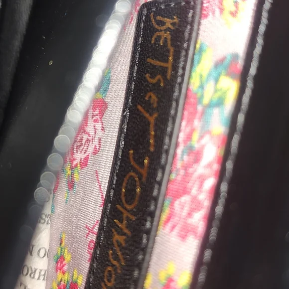 Betsey Johnson Wallet on a String / faux Leather with Betsey Bow / EUC - Picture 5 of 7
